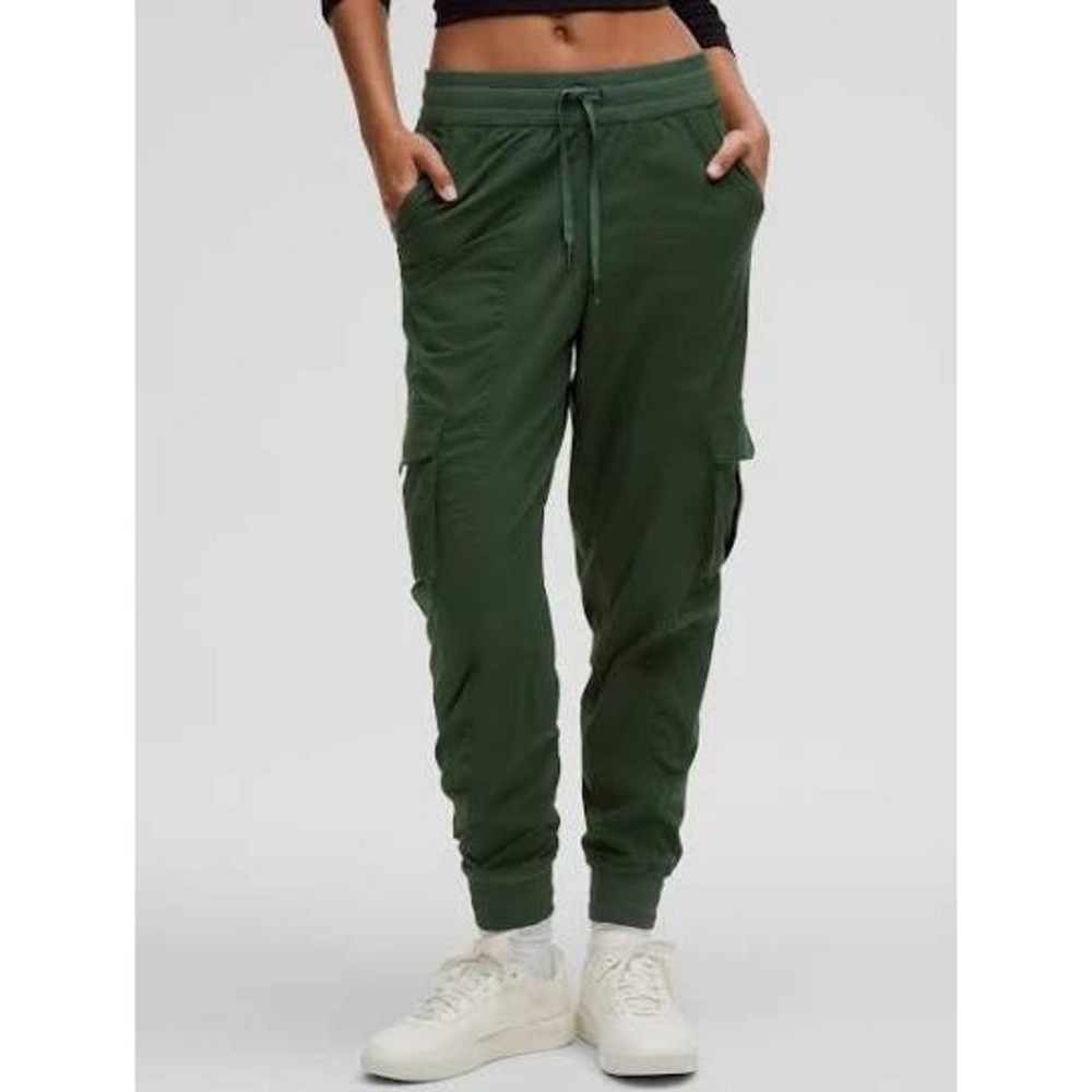 Lululemon‎ Dance Studio Pants in Dark Olive Pinstriped Size Small